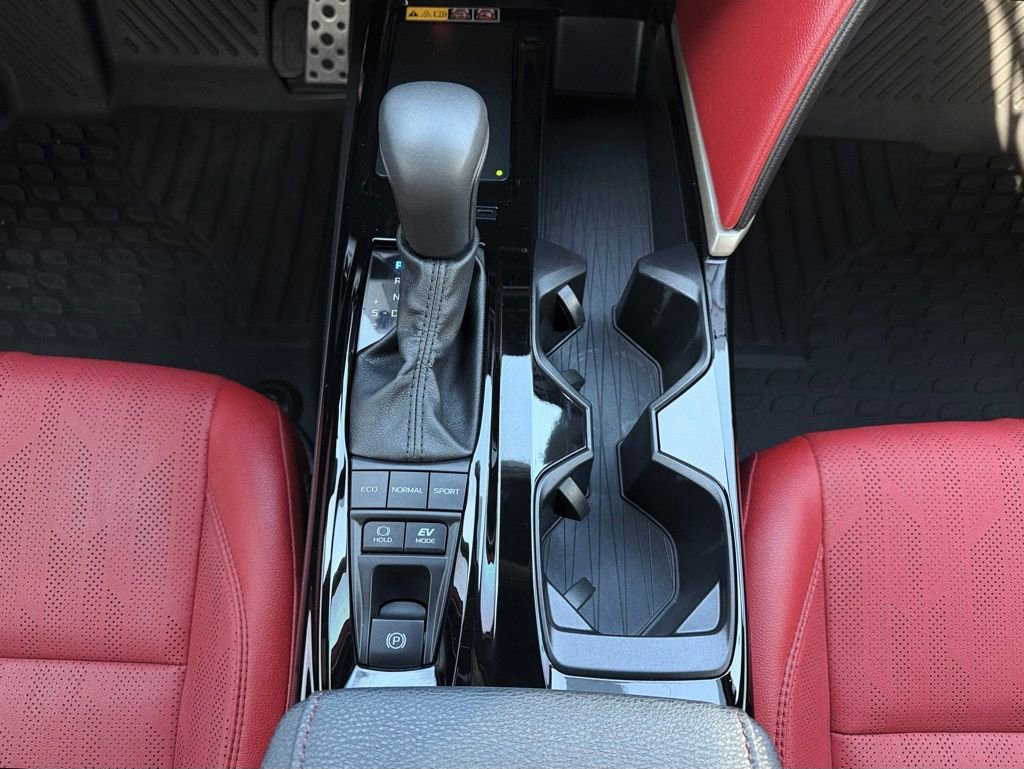 Used 2025 Toyota Camry XSE image 2