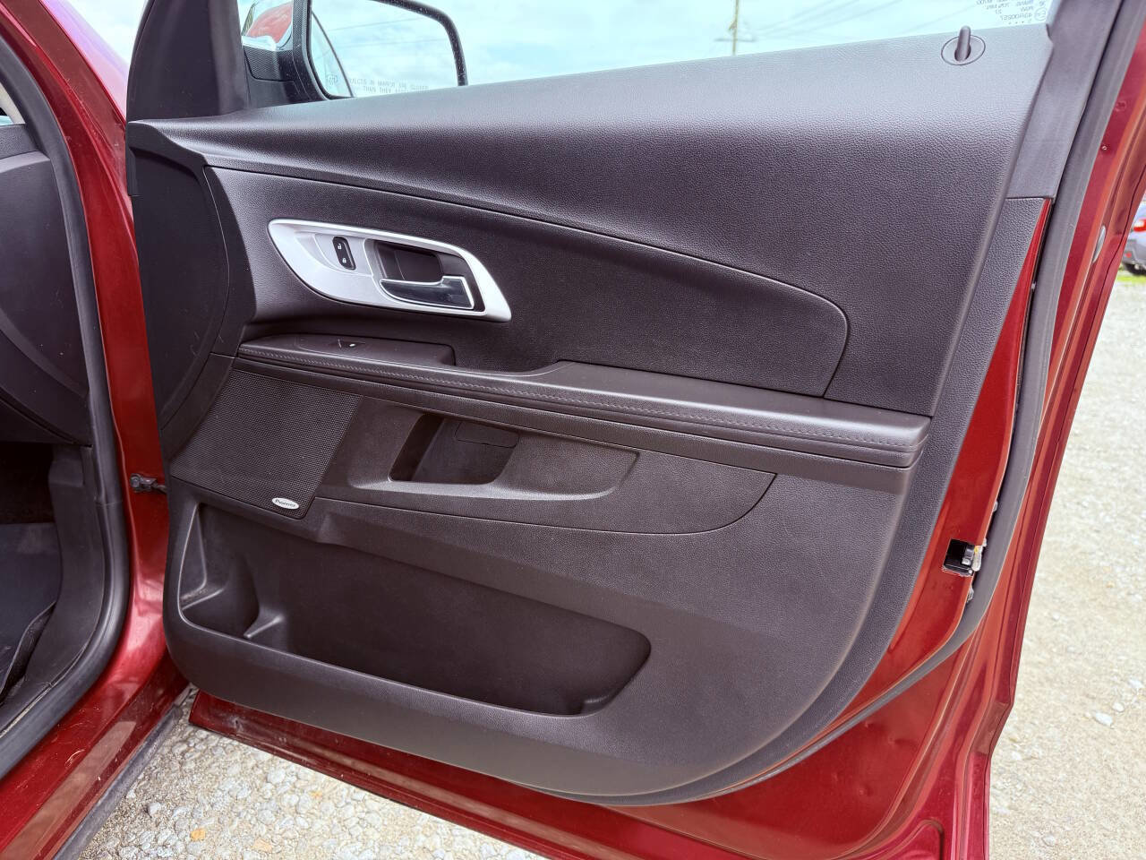Used 2016 Chevrolet Equinox LTZ w/ Enhanced Convenience Package image 28