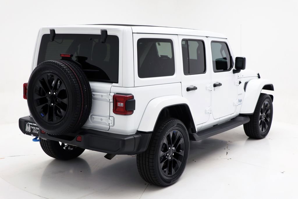 Used 2023 Jeep Wrangler Unlimited Sahara w/ Cold Weather Group AWD/4WD image 8