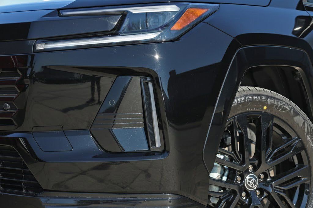 New 2026 Toyota RAV4 XSE AWD/4WD image 10
