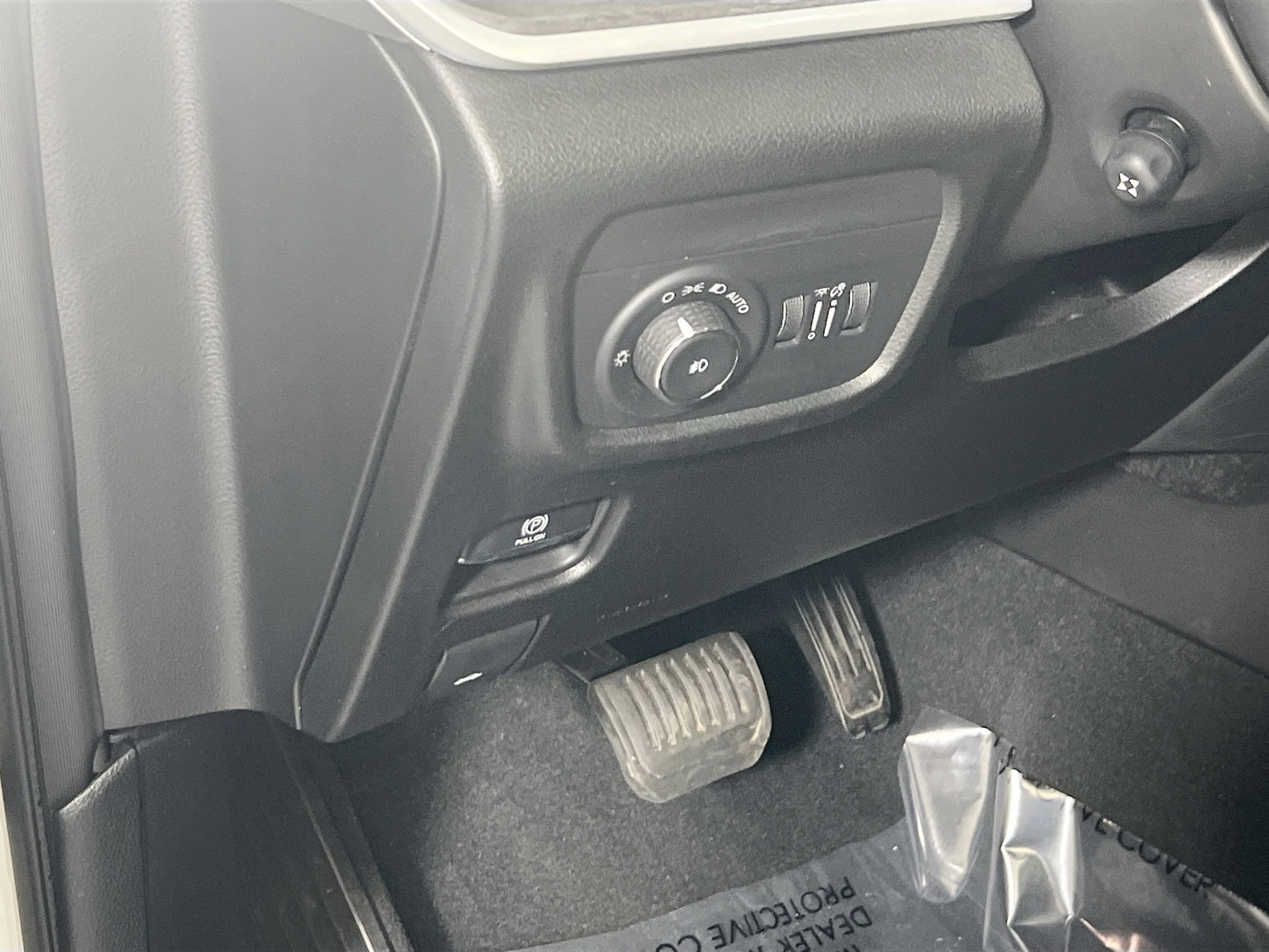 Used 2023 Jeep Grand Cherokee Limited w/ Luxury Tech Group II image 10