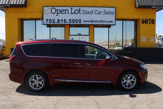 Used 2020 Chrysler Pacifica Limited FWD image 4