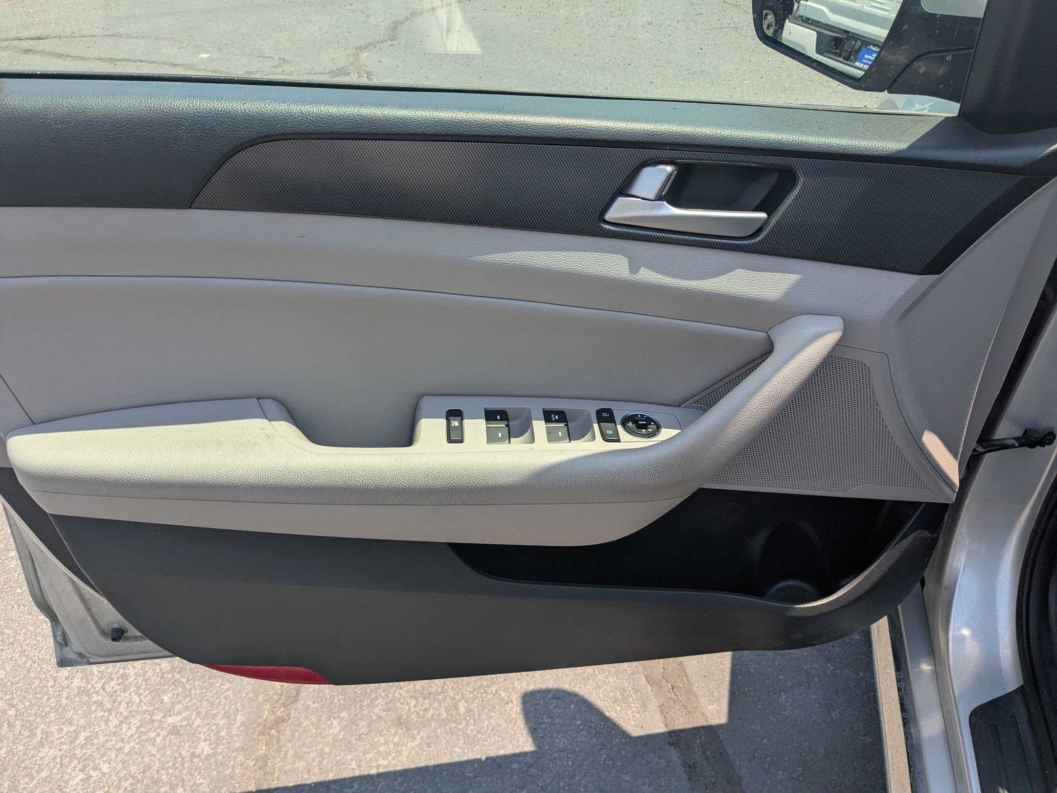 Used 2017 Hyundai Sonata Sport w/ Value Edition Package 02 FWD image 15
