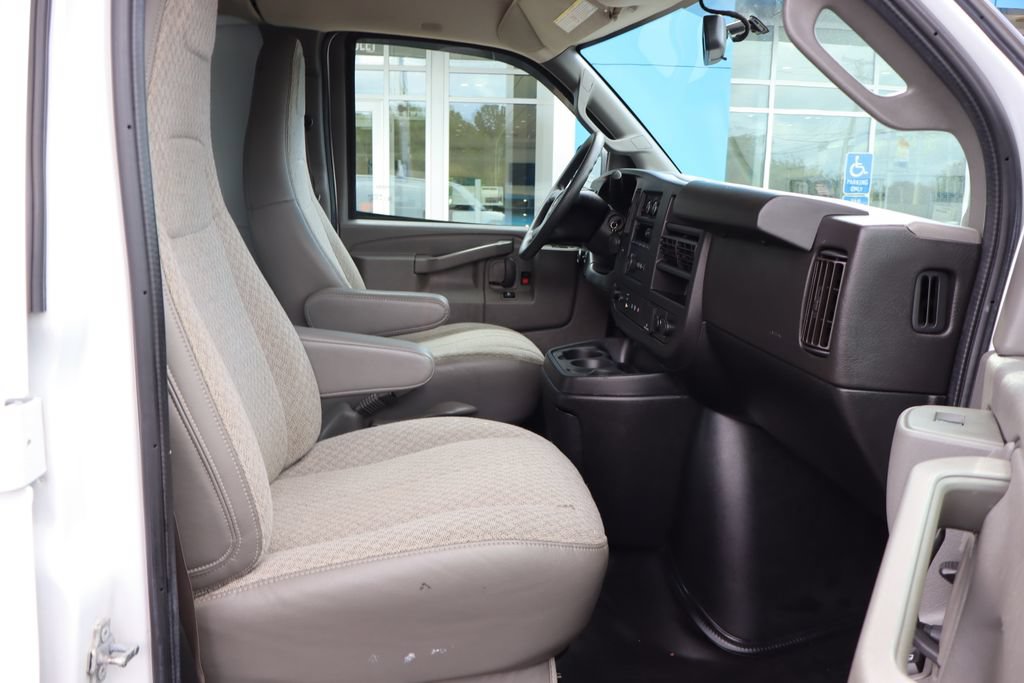 Used 2019 Chevrolet Express 2500 w/ Driver Convenience Package RWD image 17