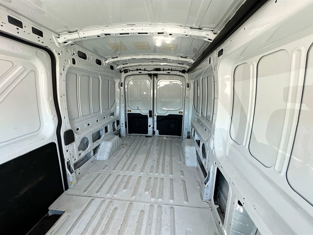 Used 2023 Ford E-Transit Medium Roof RWD image 23