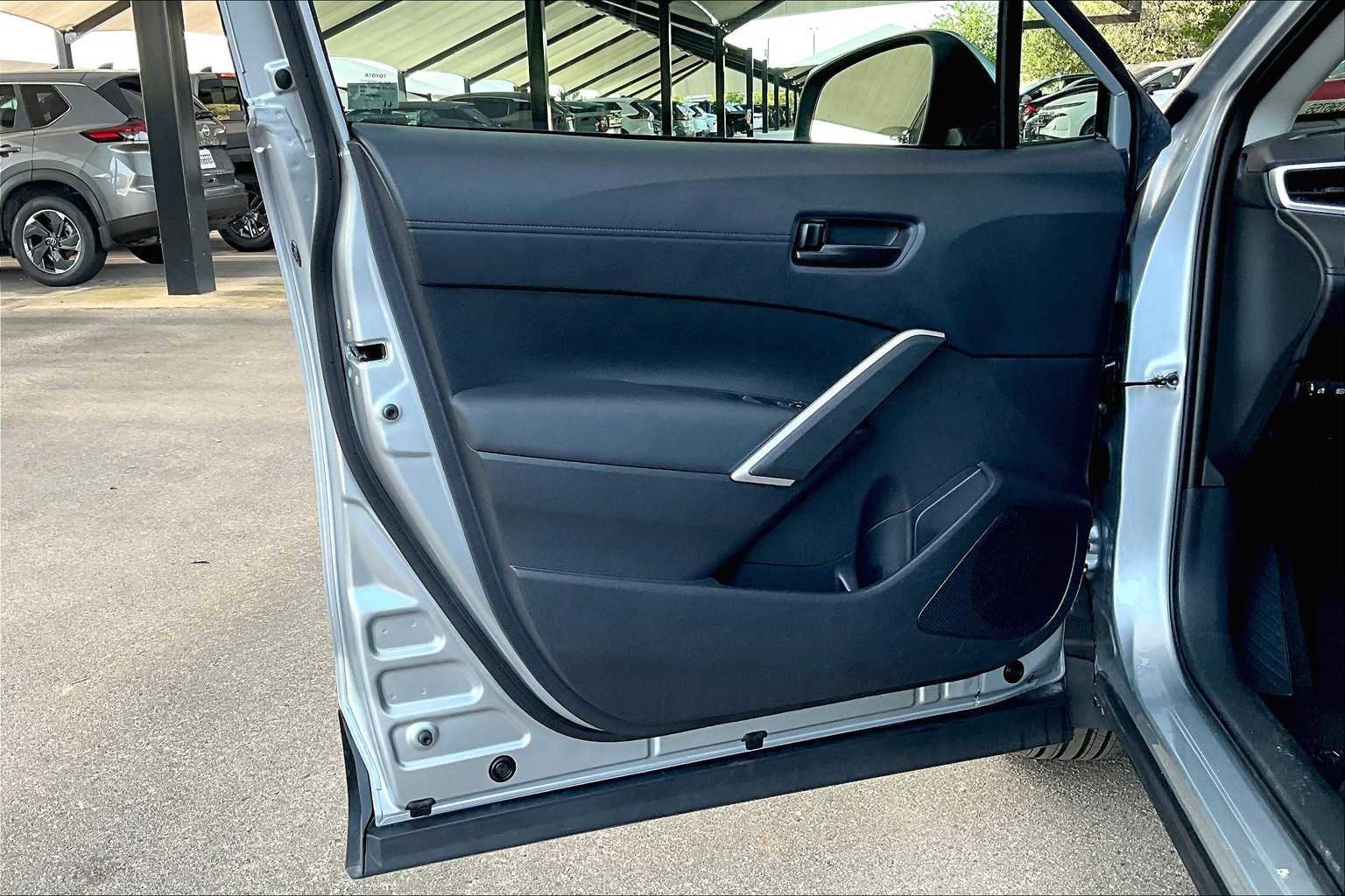 Used 2024 Toyota Corolla Cross LE image 20