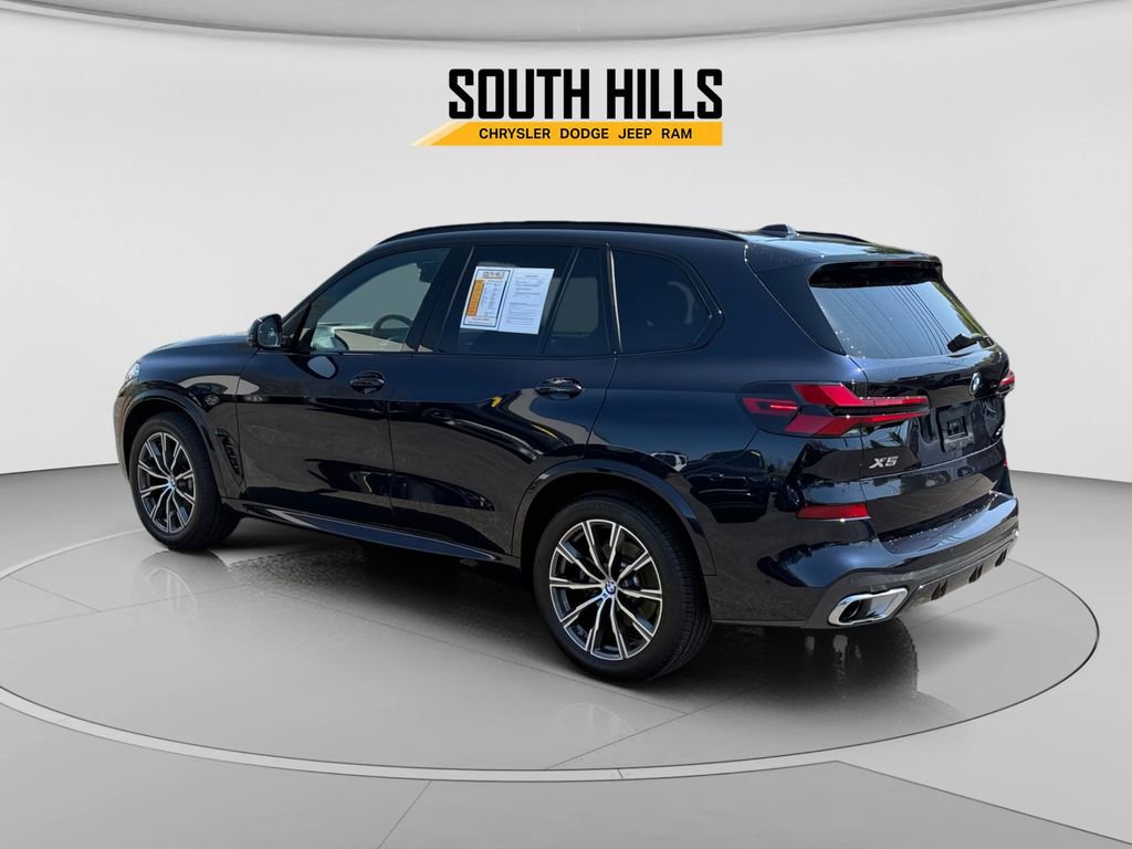 Used 2026 BMW X5 xDrive40i w/ M Sport Package AWD/4WD image 3