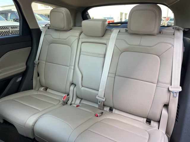 Used 2021 Lincoln Corsair AWD w/ Premium Package image 13