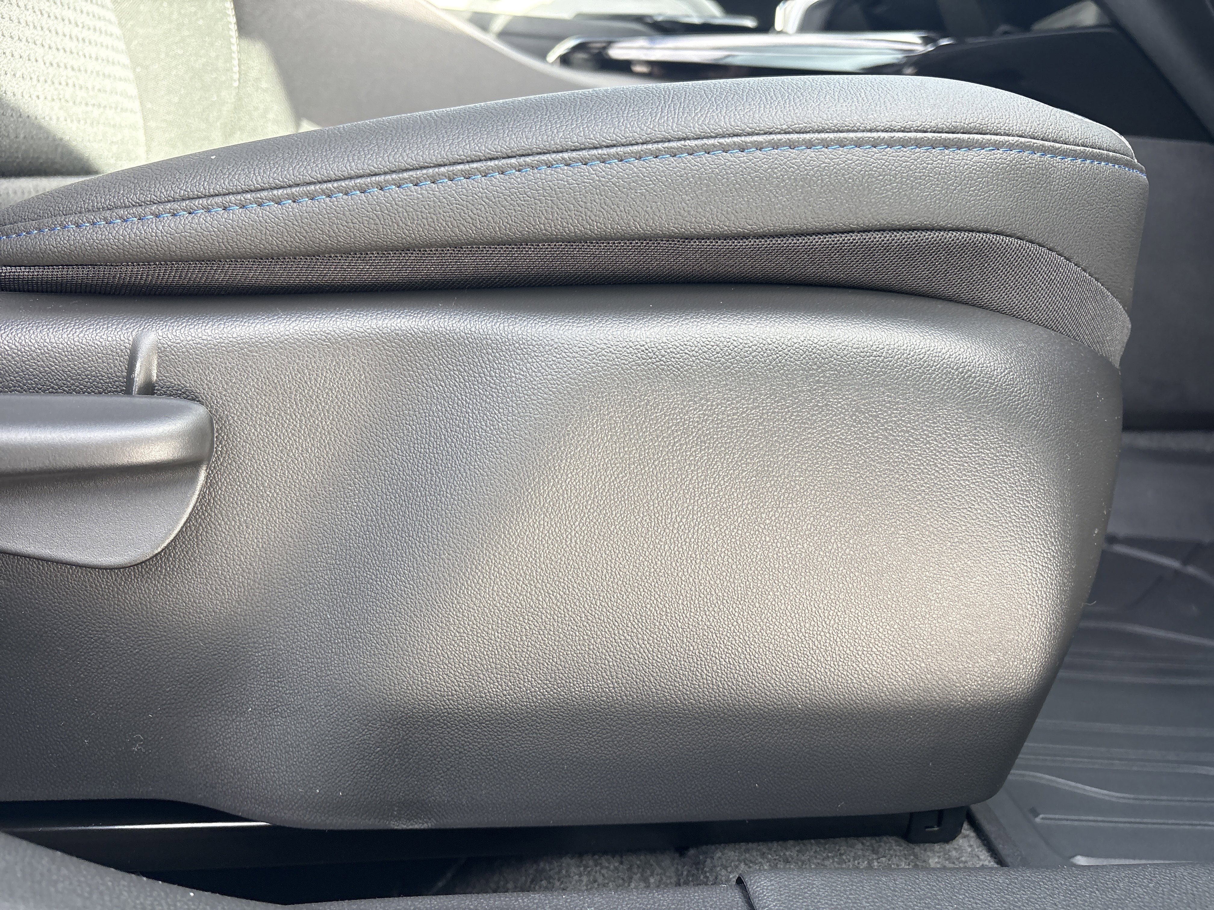 New 2026 Chevrolet Trax LT w/ Driver Confidence Package FWD image 28