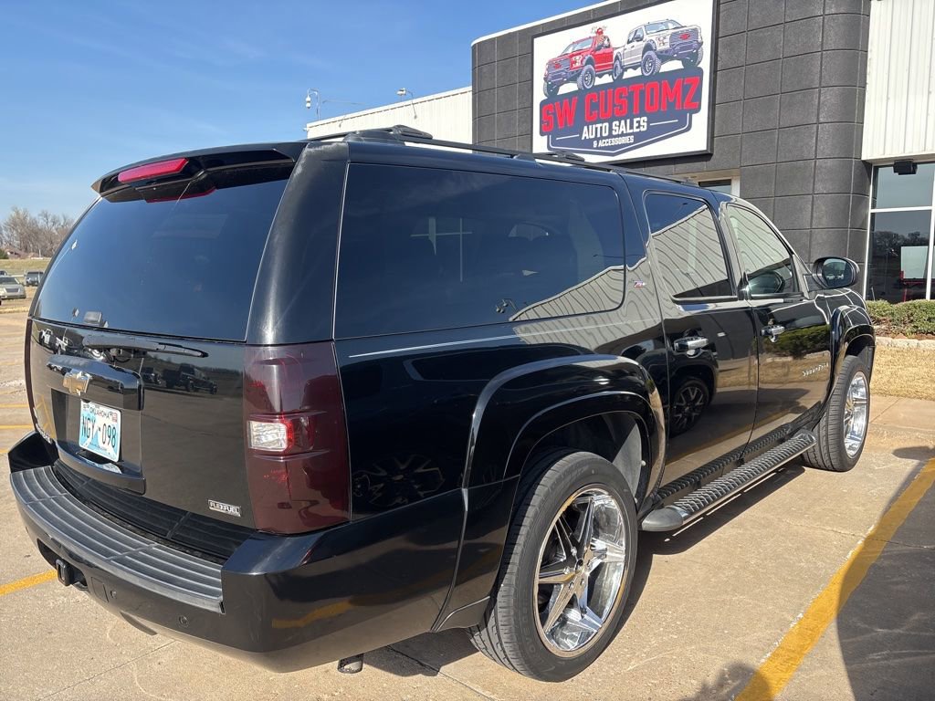 Used 2008 Chevrolet Suburban LT image 5