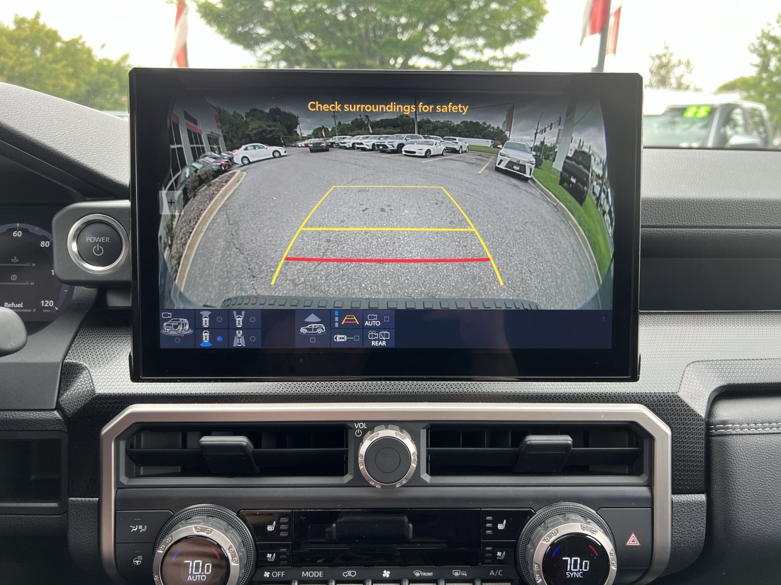Used 2025 Toyota 4Runner Limited AWD/4WD image 19