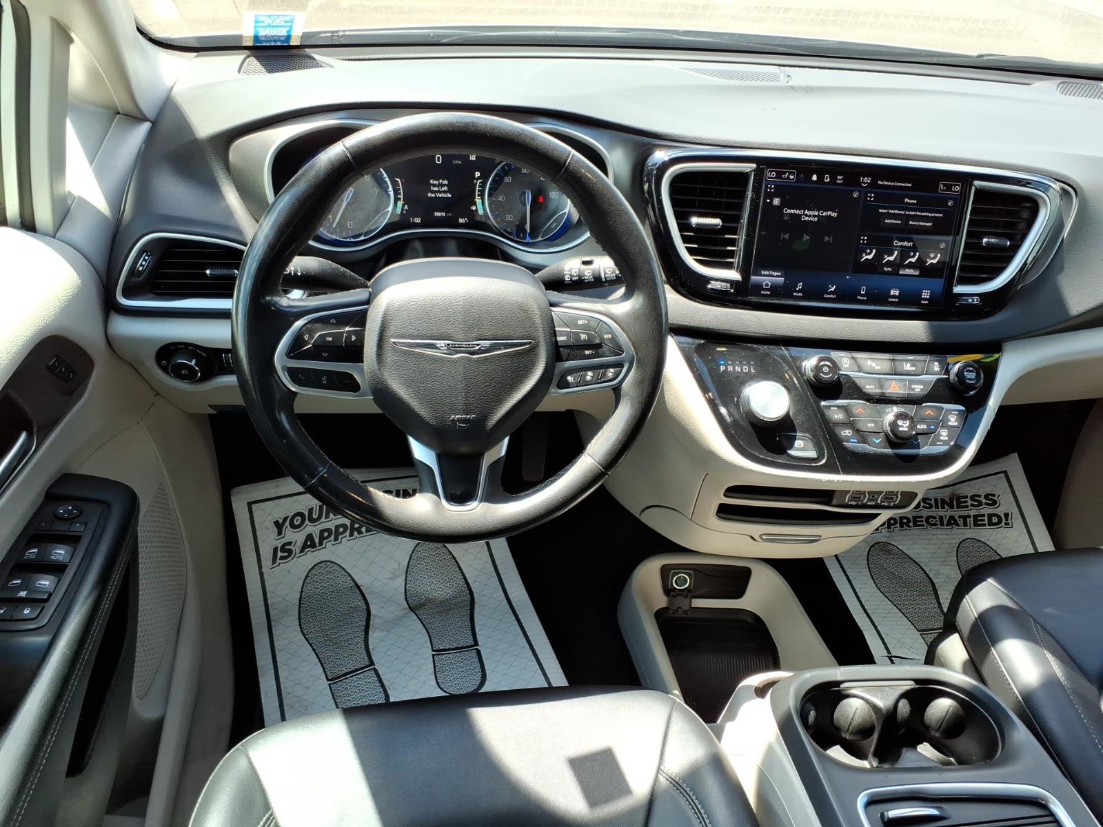 Used 2024 Chrysler Pacifica Touring-L FWD image 12