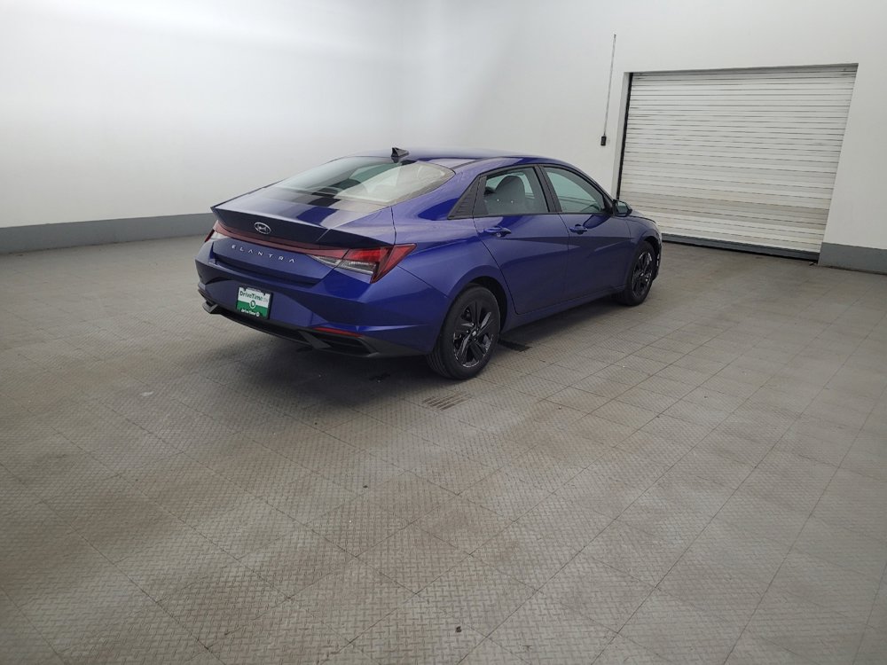 Used 2023 Hyundai Elantra SEL w/ Cargo Package FWD image 9