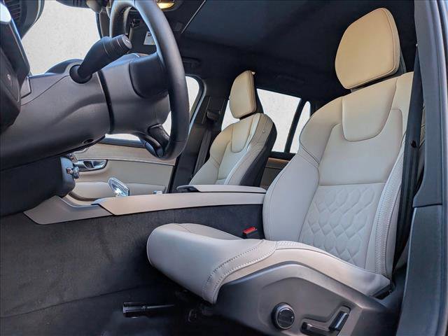 Certified 2025 Volvo XC90 B5 Core w/ Protection Package Premier image 16