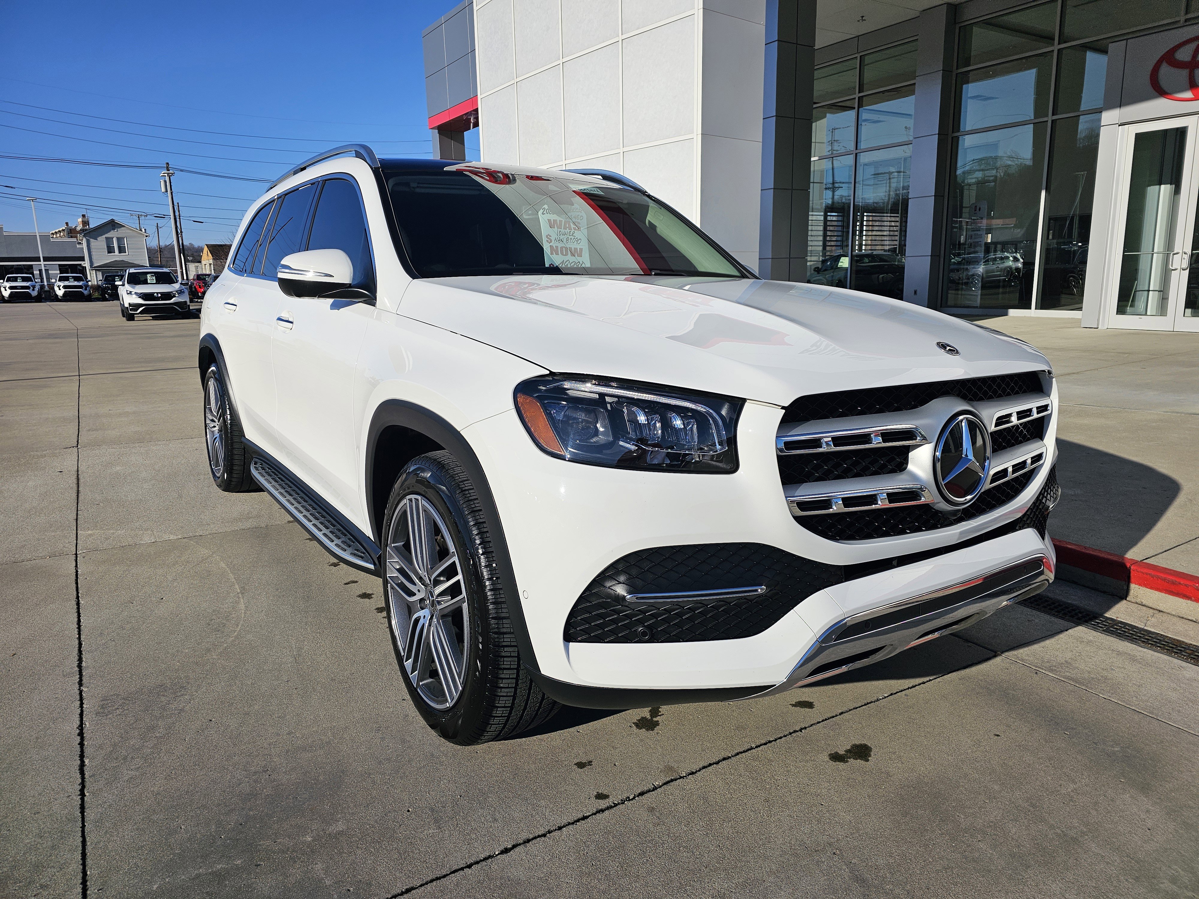 Used 2023 Mercedes-Benz GLS 450 4MATIC image 2