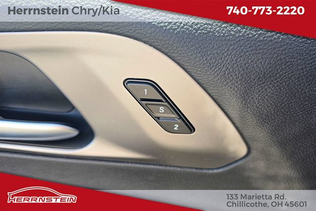 New 2027 Chrysler Pacifica Select FWD image 14
