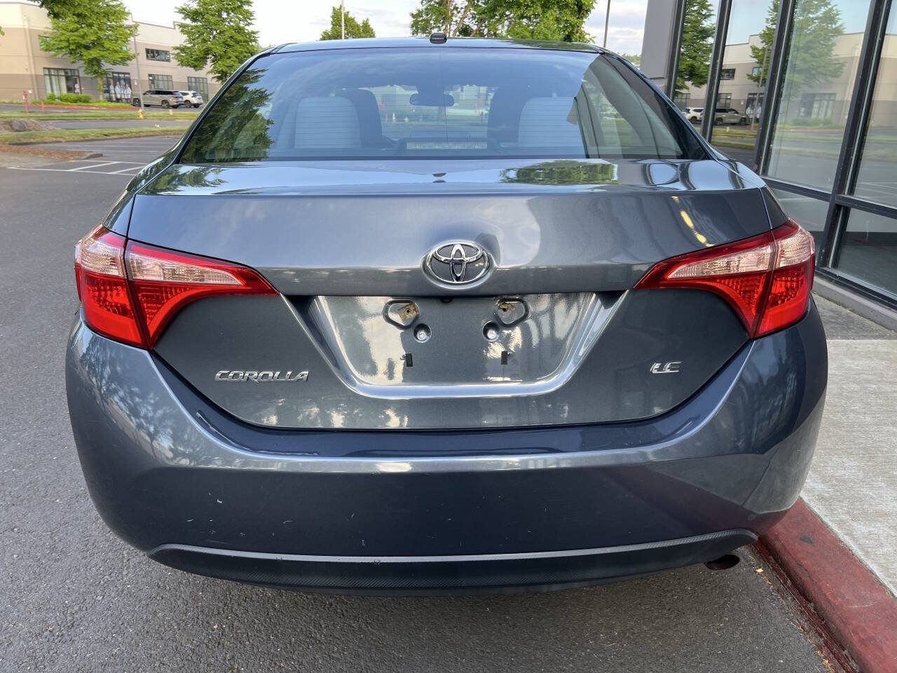 Used 2018 Toyota Corolla LE w/ LE Premium Package FWD image 4