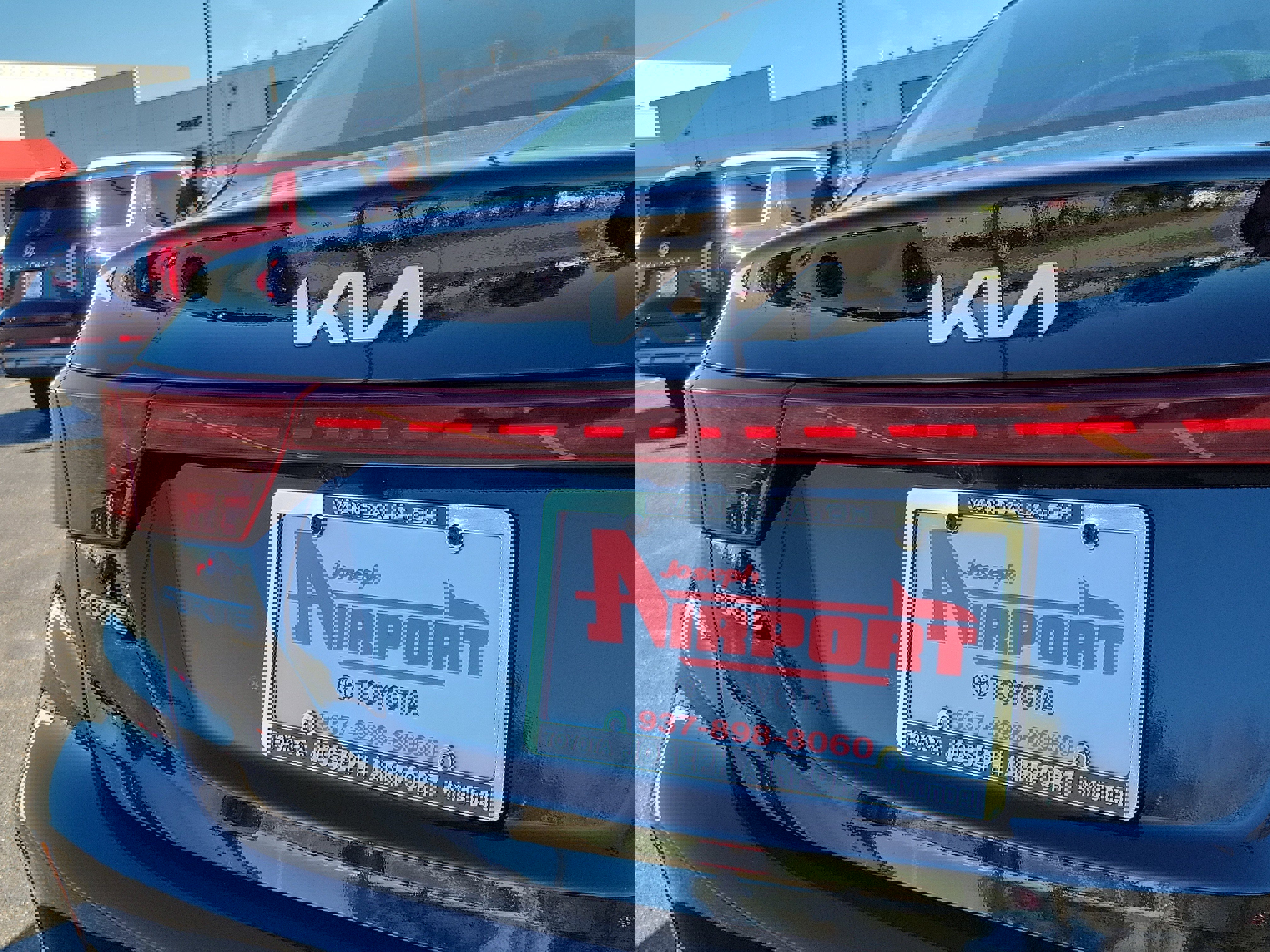 Used 2024 Kia Forte LXS image 7