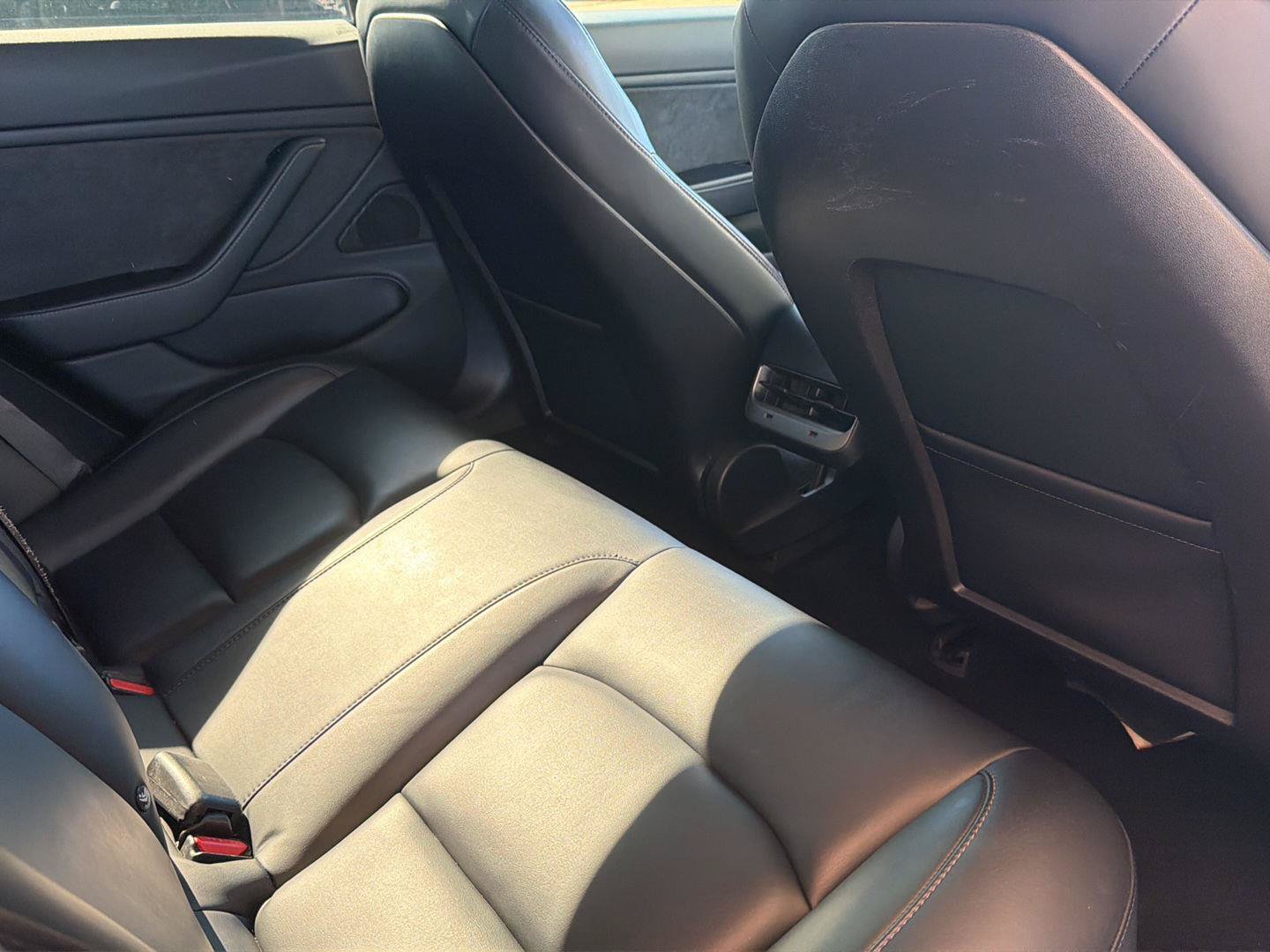 Used 2018 Tesla Model 3 Long Range RWD image 17
