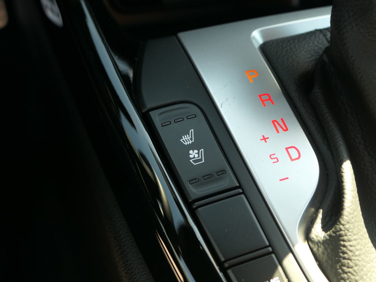 Used 2023 Kia Forte GT-Line w/ GT-Line Premium Package image 23