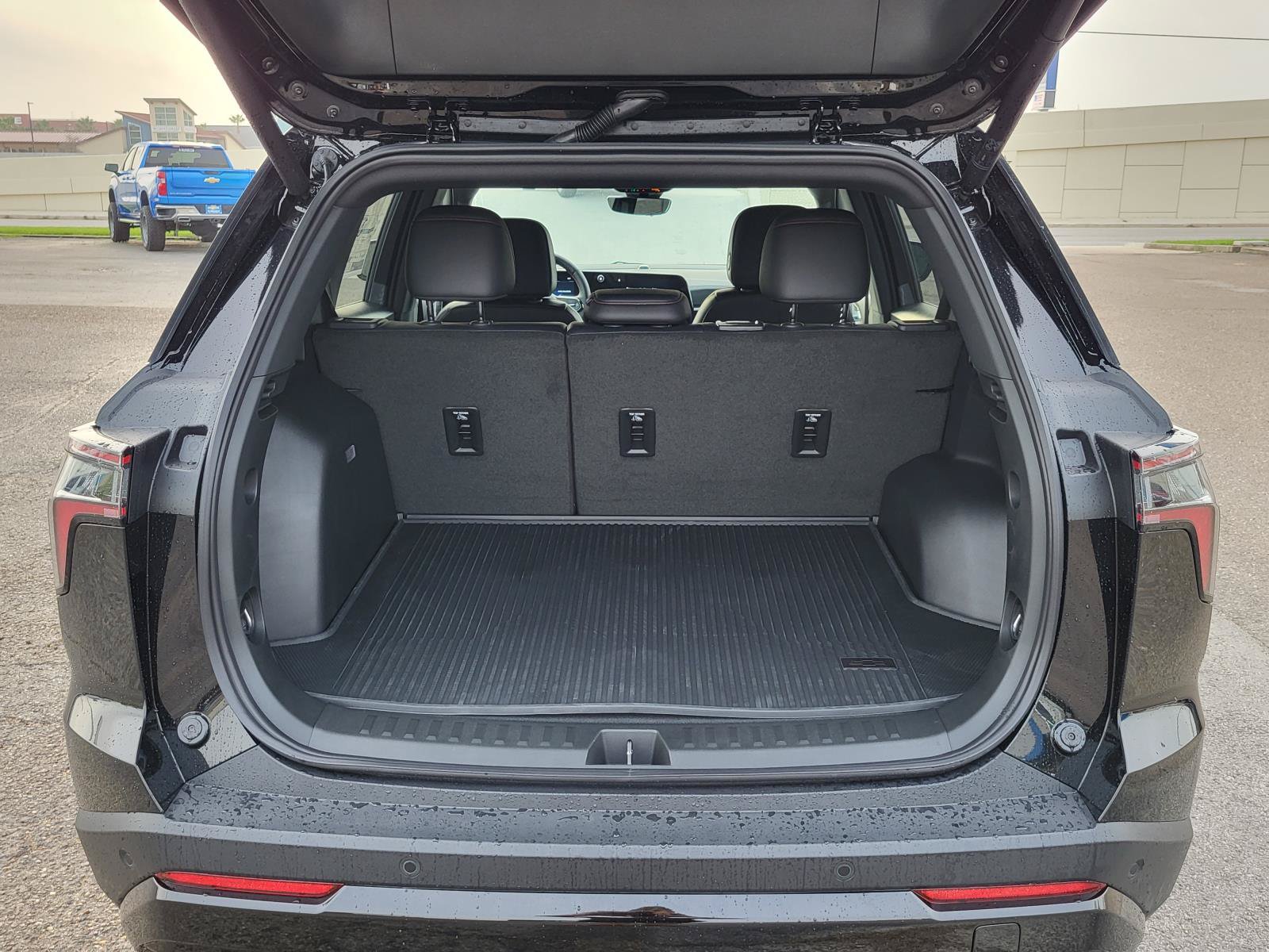 New 2026 Chevrolet Equinox RS w/ Convenience Package III FWD image 12