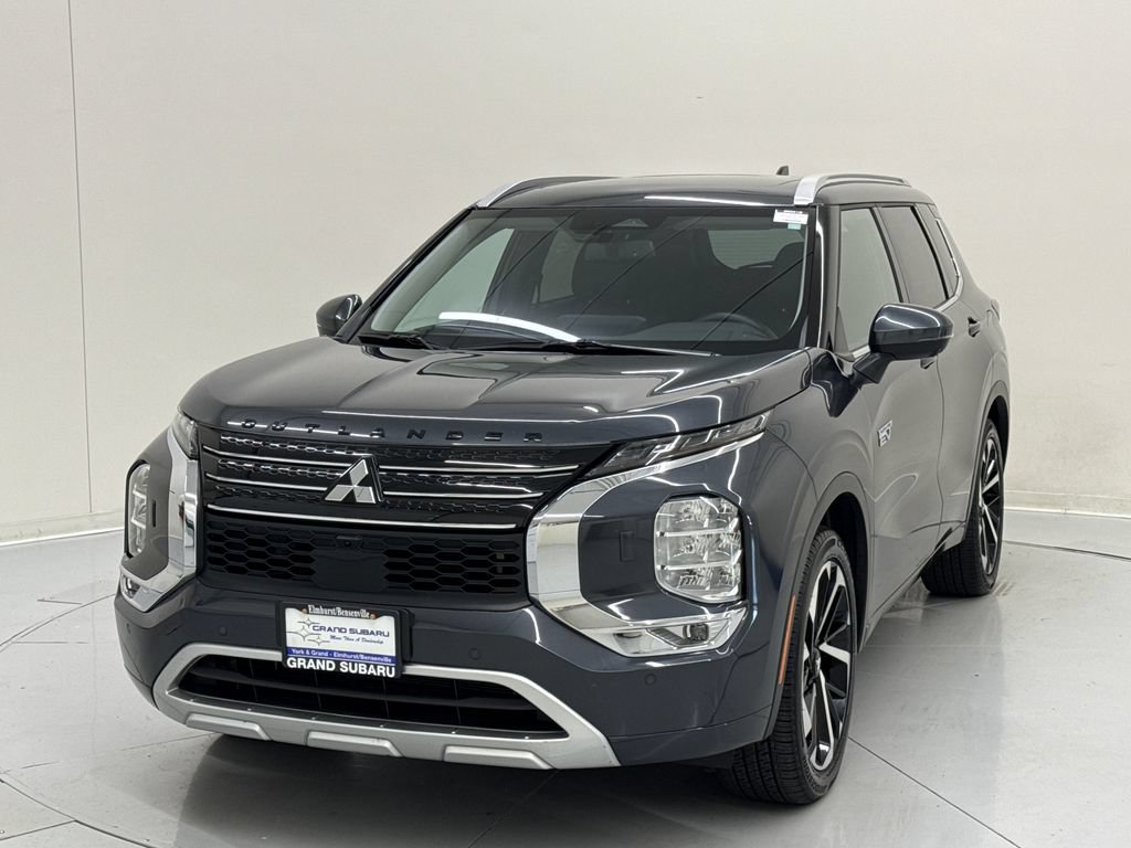 Used 2025 Mitsubishi Outlander 4WD Plug-In Hybrid
