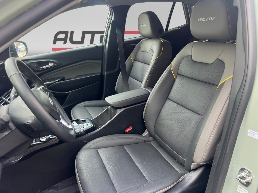 Used 2026 Chevrolet Trax ACTIV w/ Sunroof Package FWD image 11