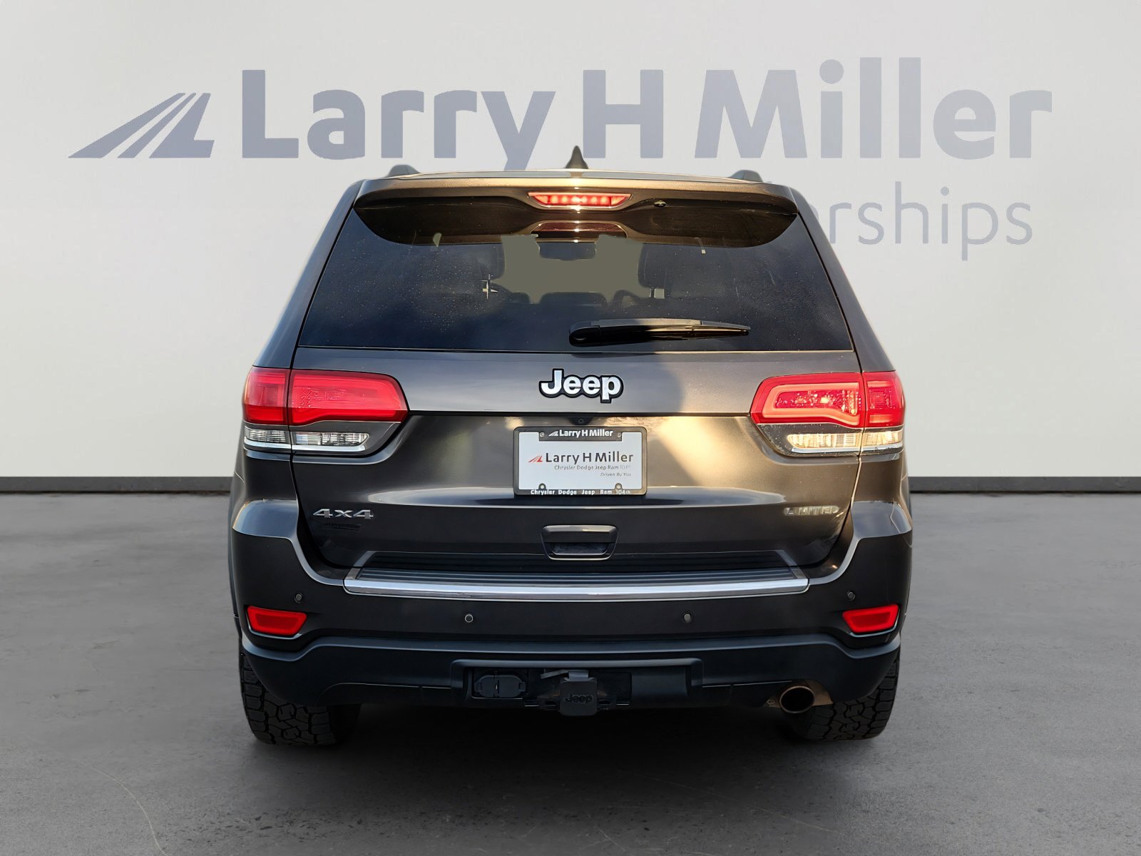Used 2016 Jeep Grand Cherokee Limited w/ Trailer Tow Group IV image 5