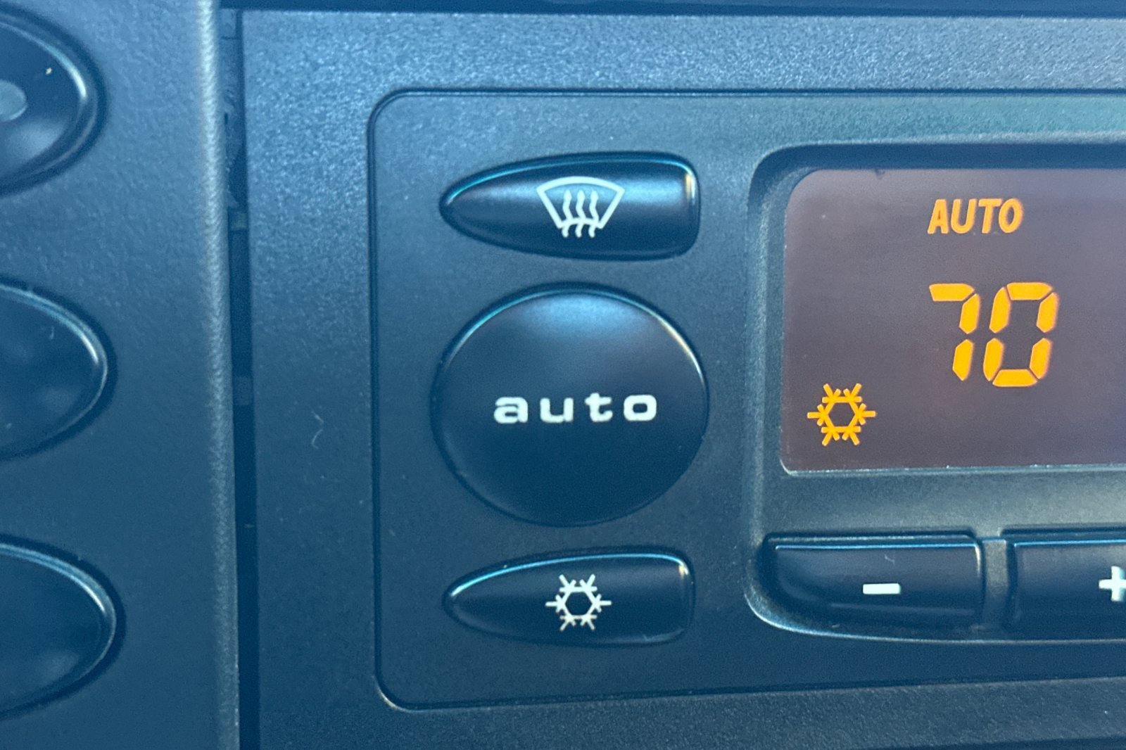 Used 2002 Porsche 911 Carrera 4 image 25