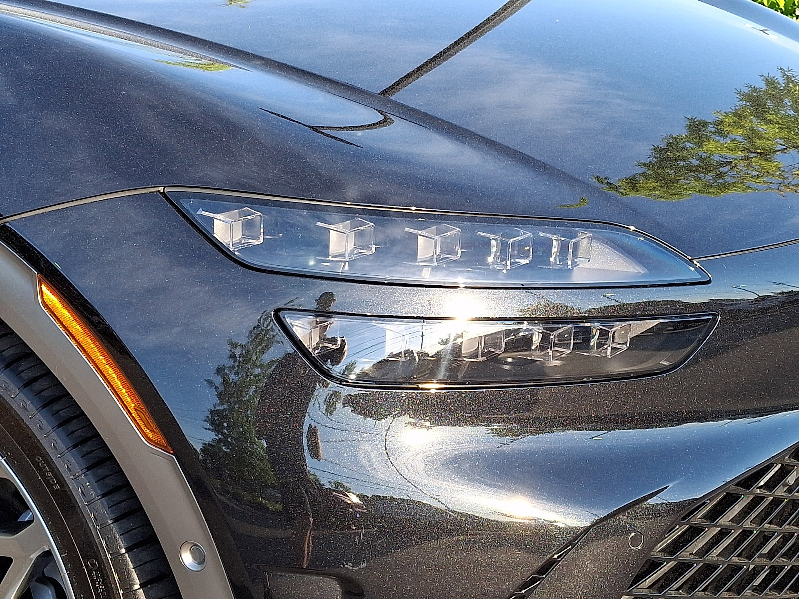 Certified 2023 Genesis GV60 Advanced AWD/4WD image 9