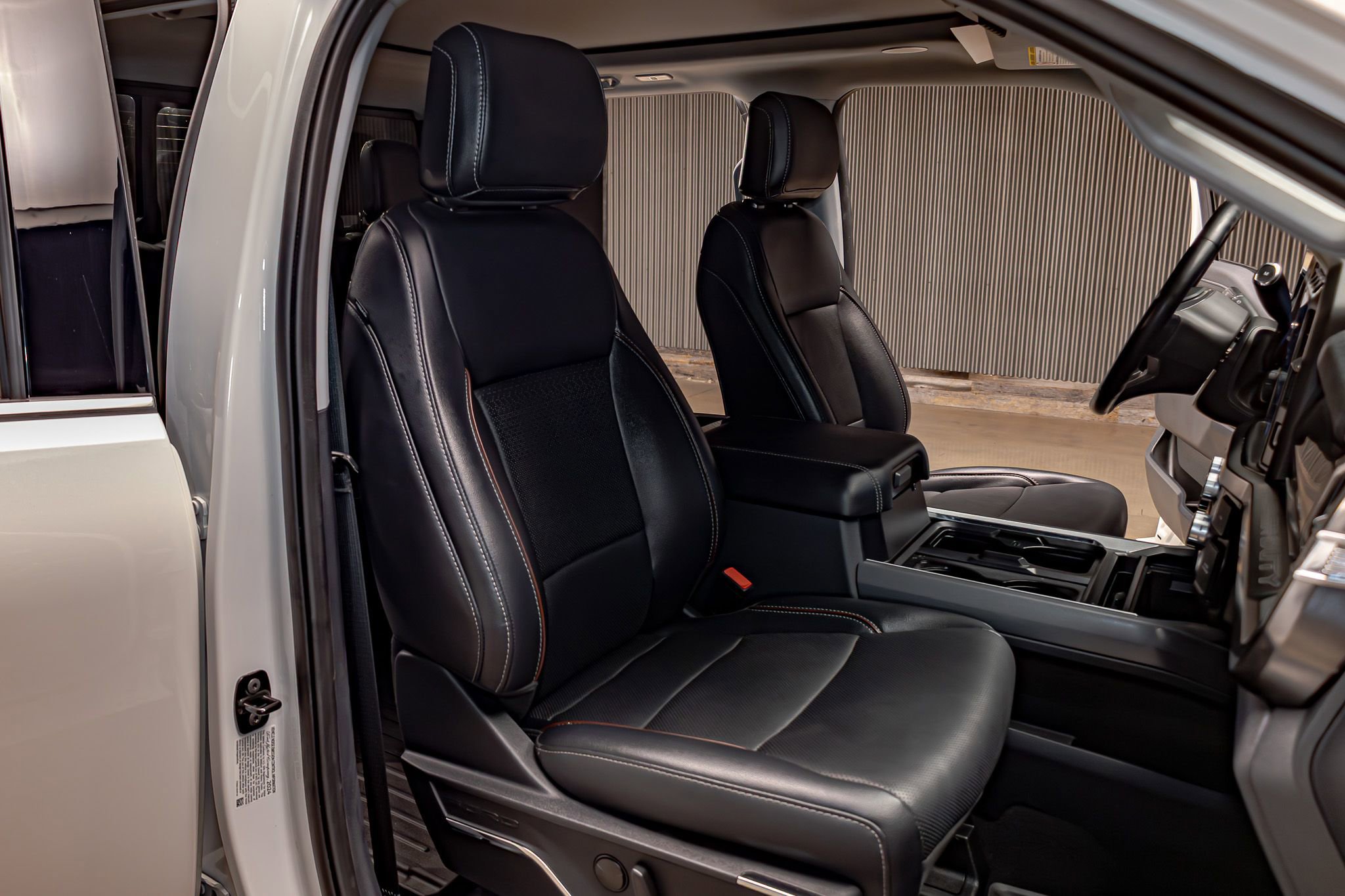 Used 2024 Ford F350 Lariat w/ Lariat Ultimate Package image 28