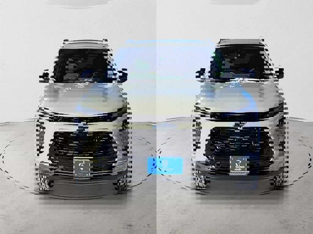 New 2026 Chevrolet Trax ACTIV w/ Sunroof Package image 2