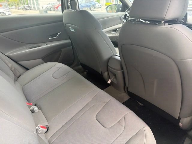 Used 2024 Hyundai Elantra SE FWD image 8