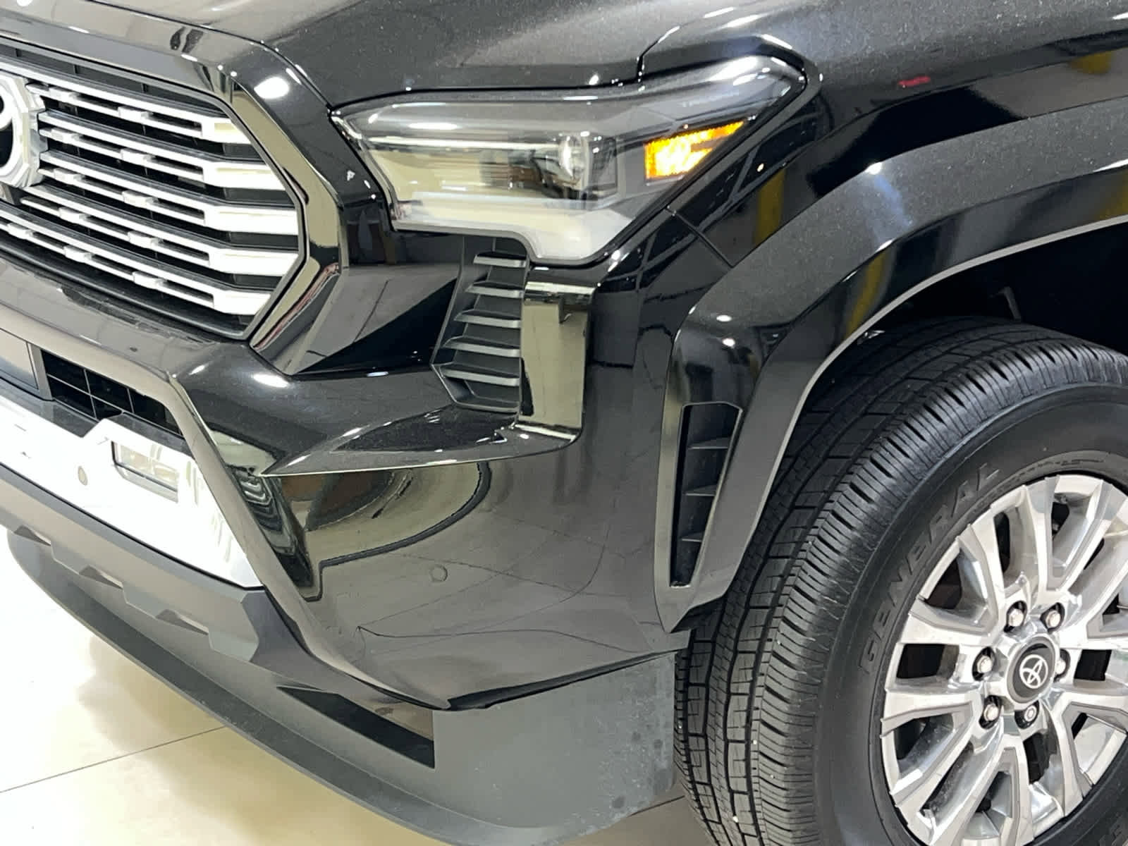 Used 2024 Toyota Tacoma Limited image 5