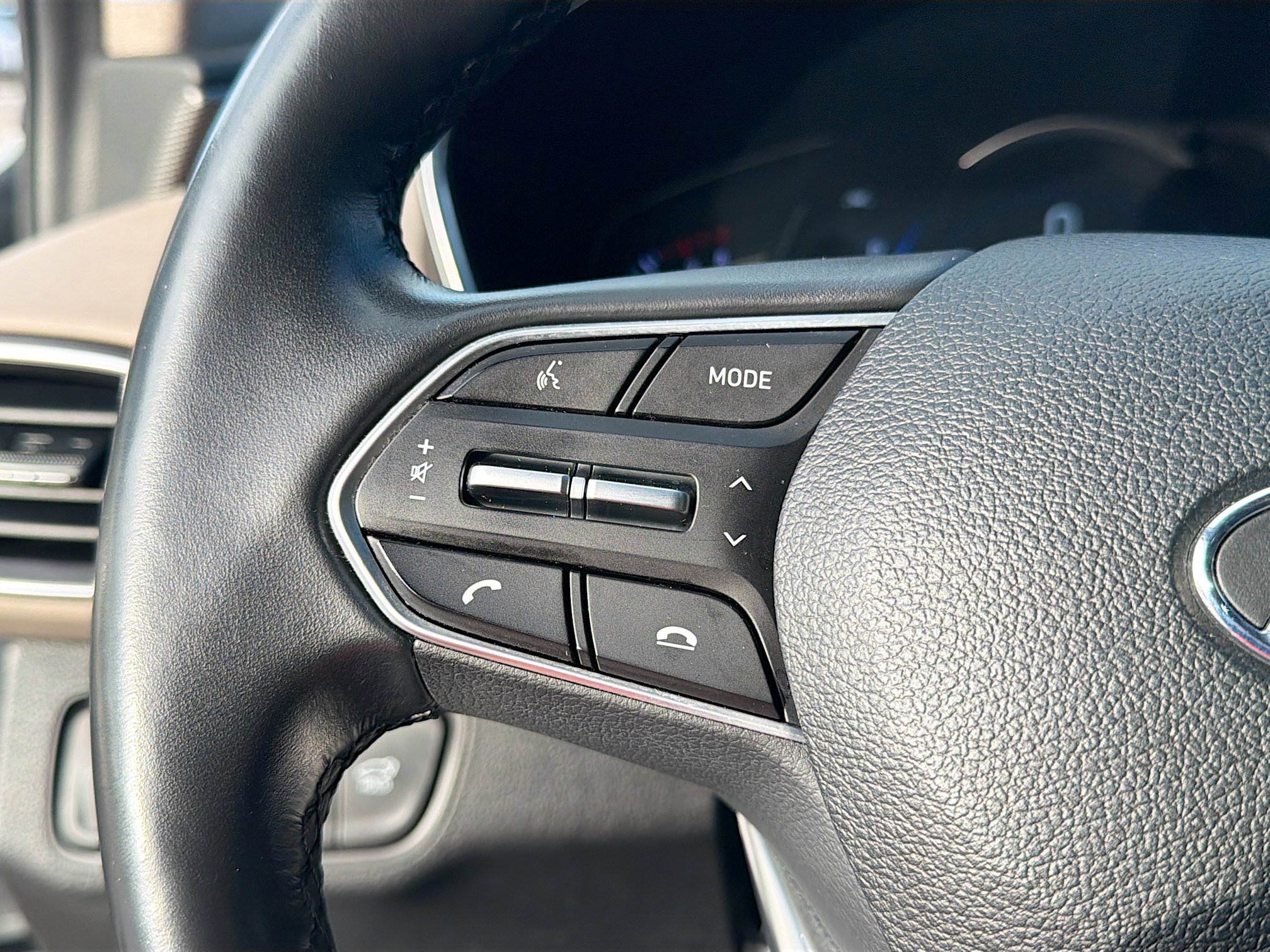 Used 2019 Hyundai Santa Fe FWD image 39