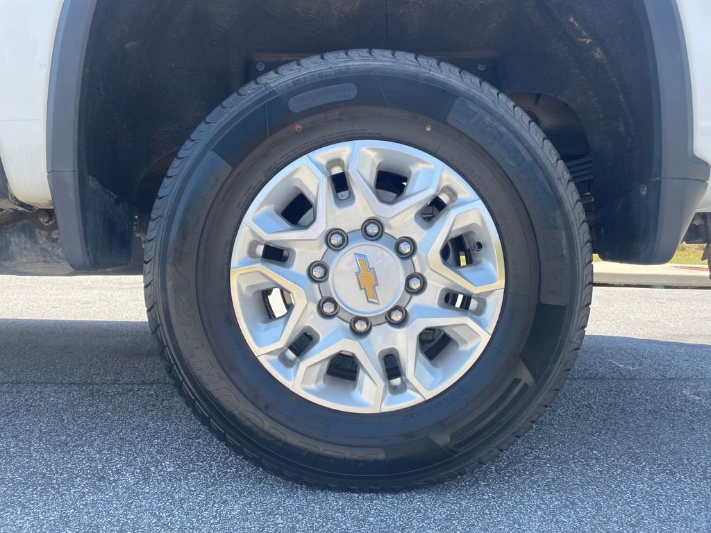 Used 2023 Chevrolet Silverado 2500 LT w/ Convenience Package image 7