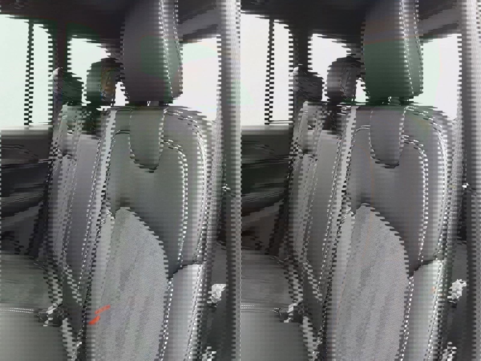 Certified 2025 Jeep Grand Cherokee Altitude image 12