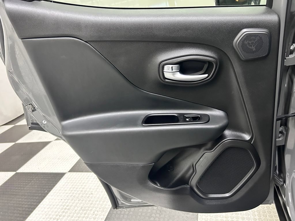 Certified 2022 Jeep Renegade Trailhawk w/ Sun/Sound Group AWD/4WD image 13
