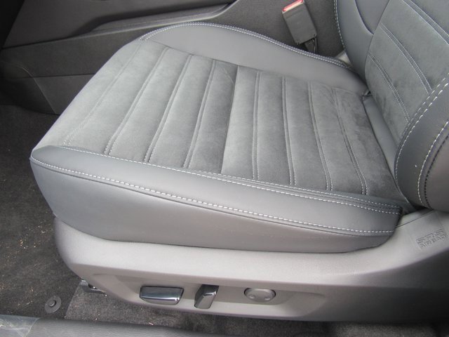 New 2026 Mitsubishi Outlander SE image 13