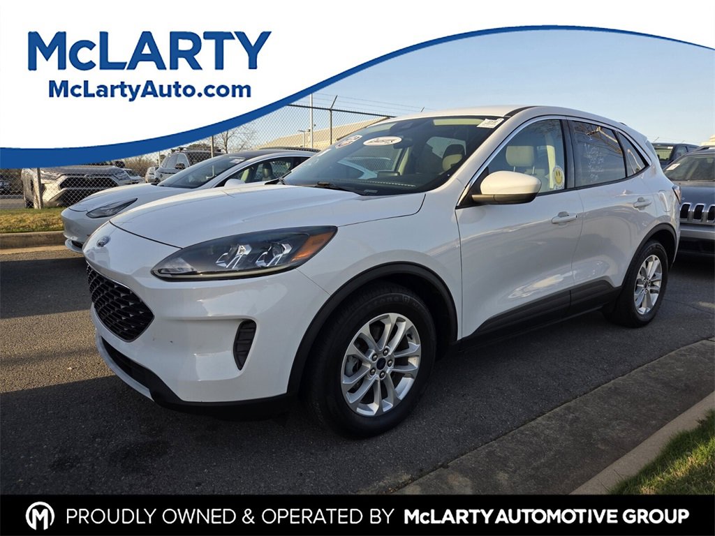 Used 2020 Ford Escape SE image 1