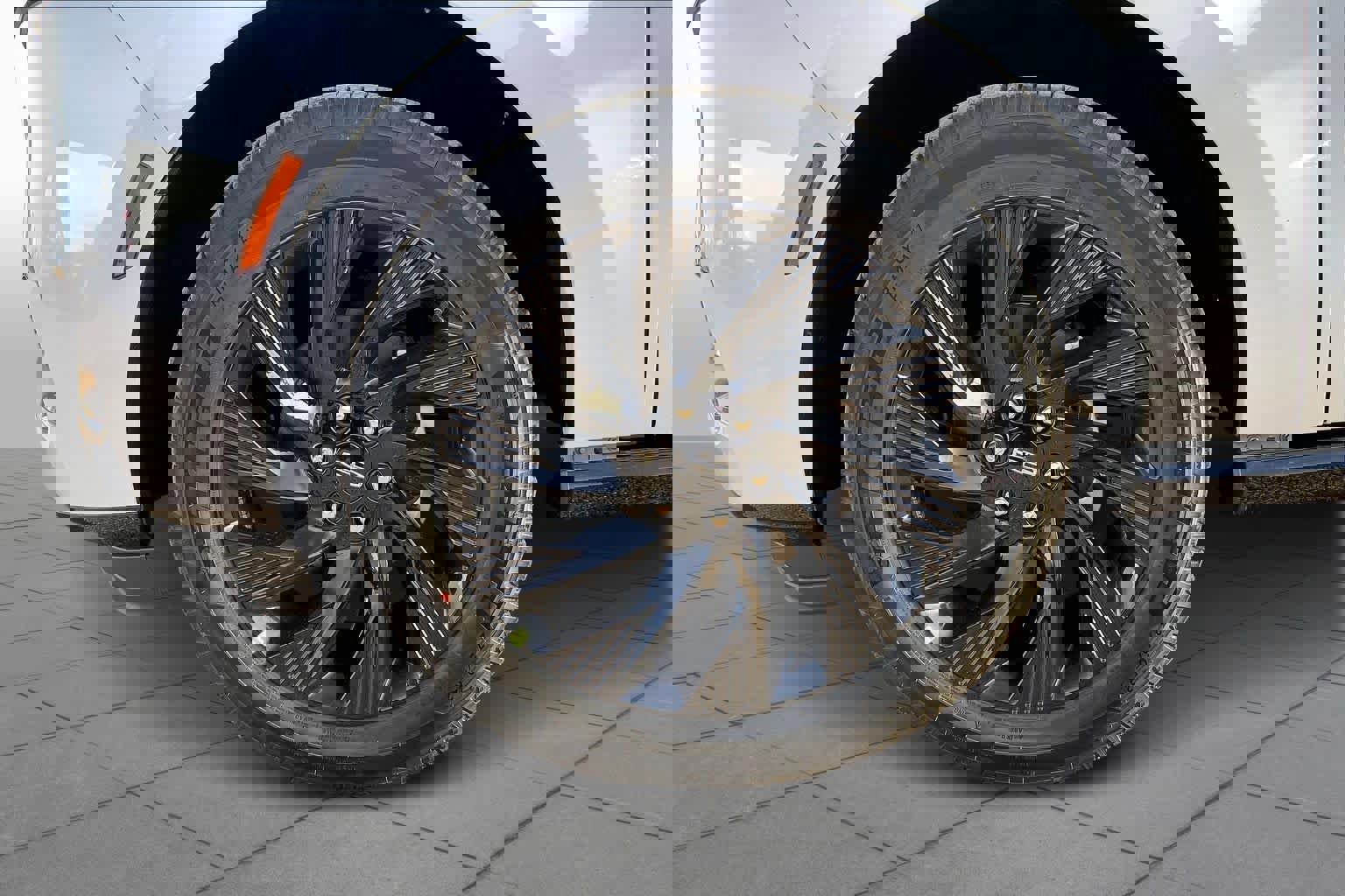 New 2025 Lincoln Navigator L Reserve w/ Jet Appearance Package image 11