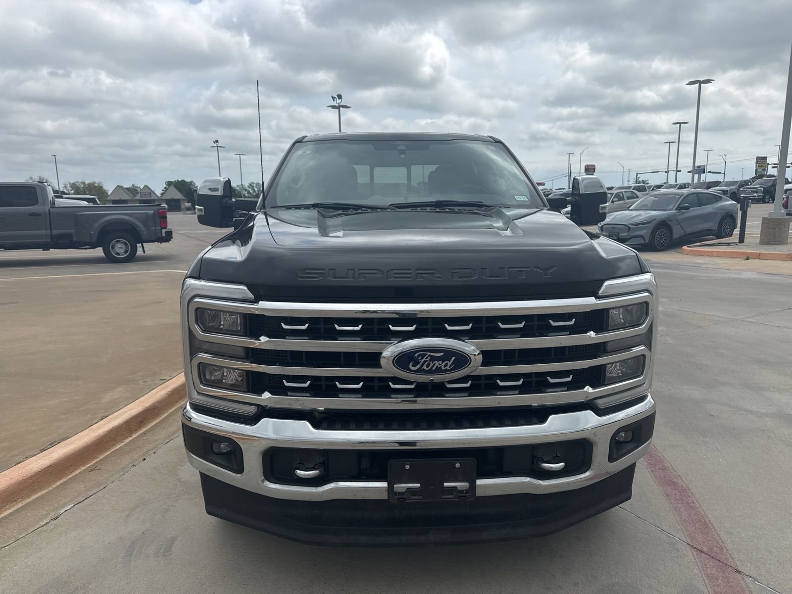 Used 2024 Ford F250 Lariat w/ Chrome Package image 2