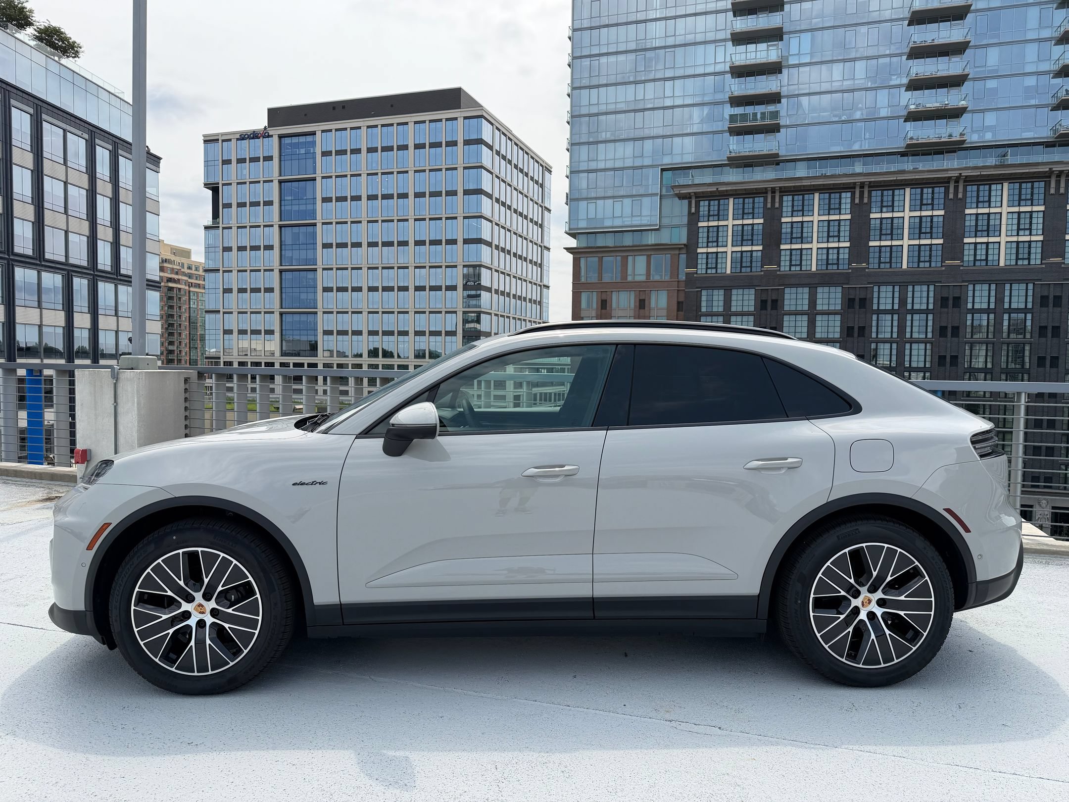 New 2026 Porsche Macan 4 Electric AWD/4WD image 2