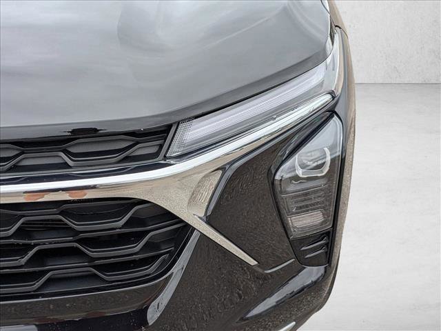 Used 2025 Chevrolet Trax LT w/ LT Convenience Package image 9