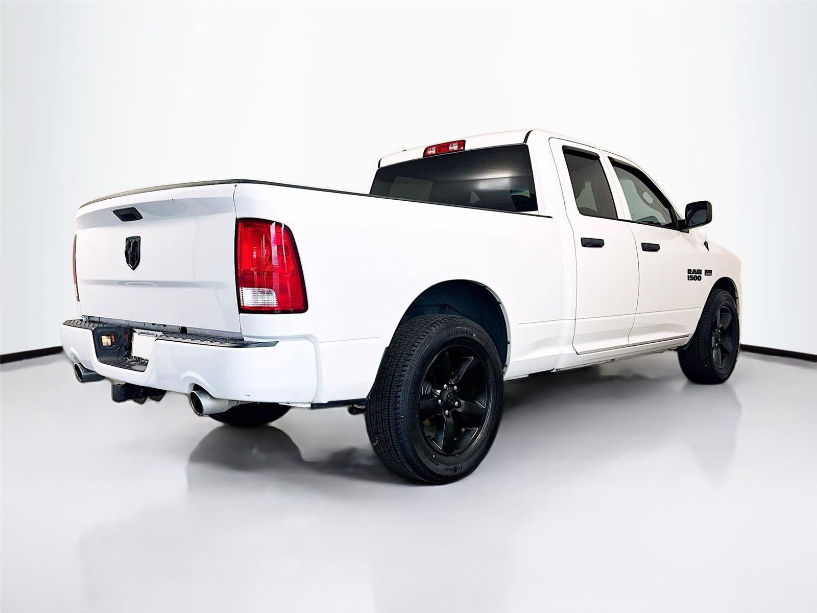 Used 2018 RAM 1500 Express RWD image 32