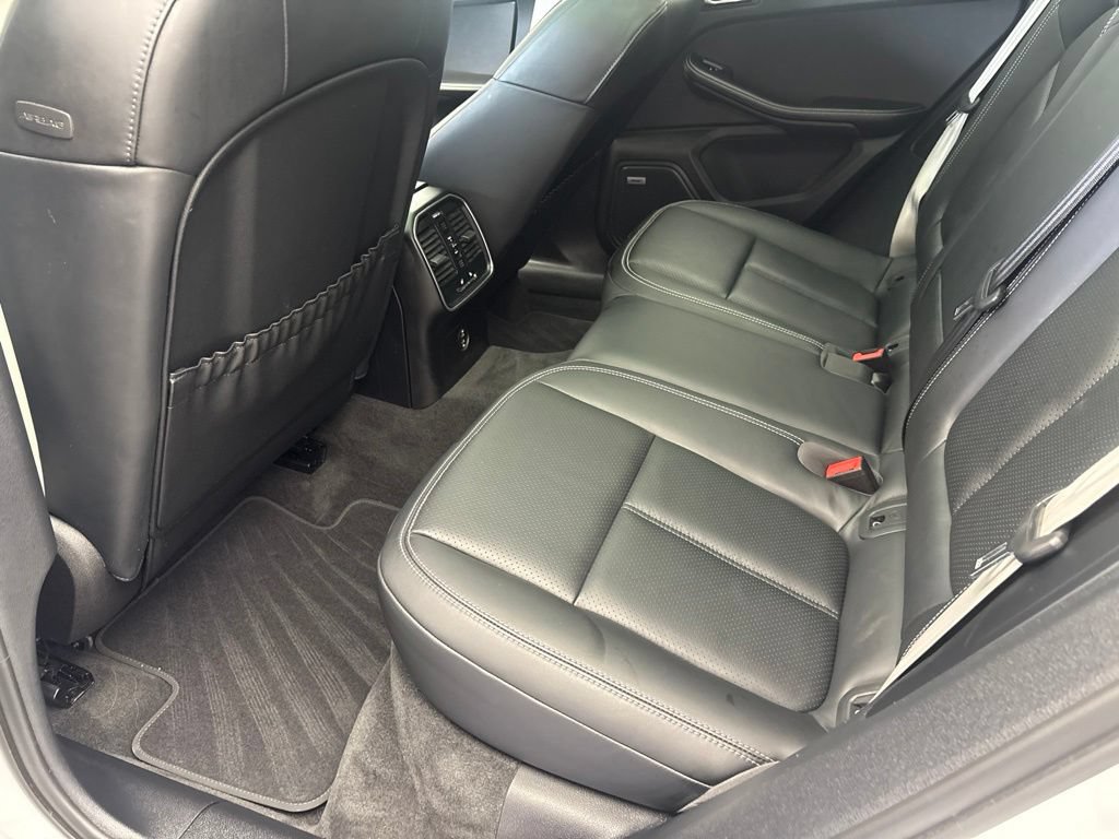 Certified 2024 Porsche Macan S AWD/4WD image 20
