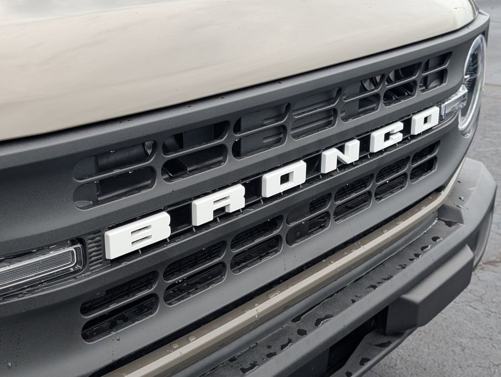 New 2025 Ford Bronco 4-Door image 17