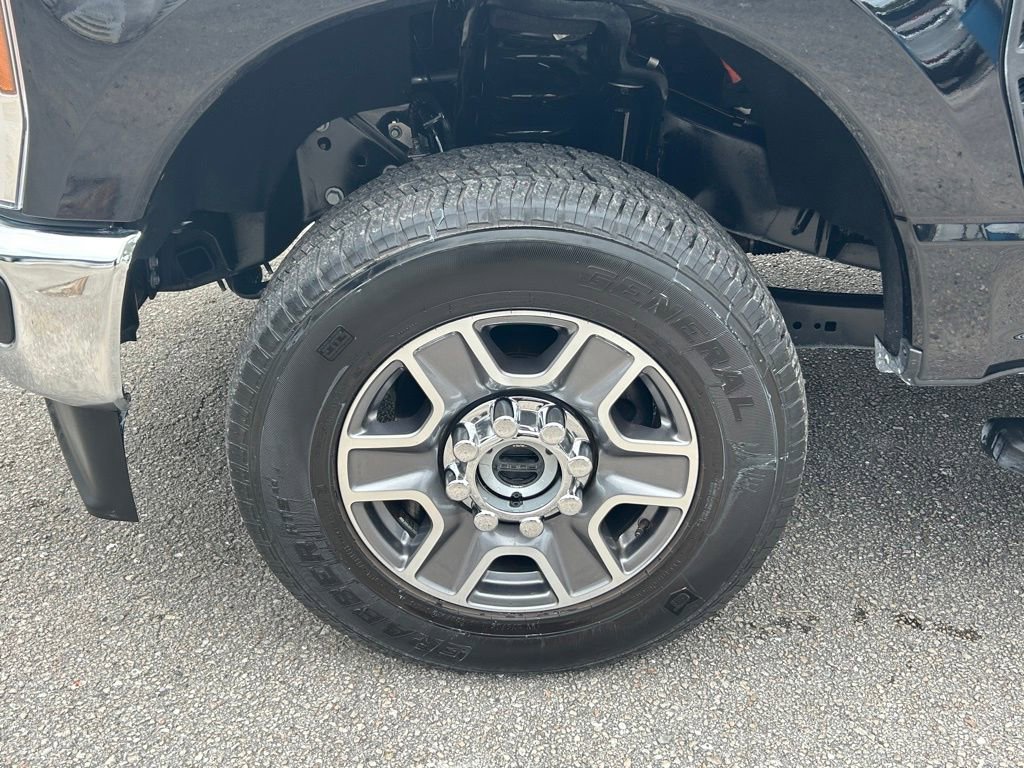 Used 2025 Ford F250 XLT image 18