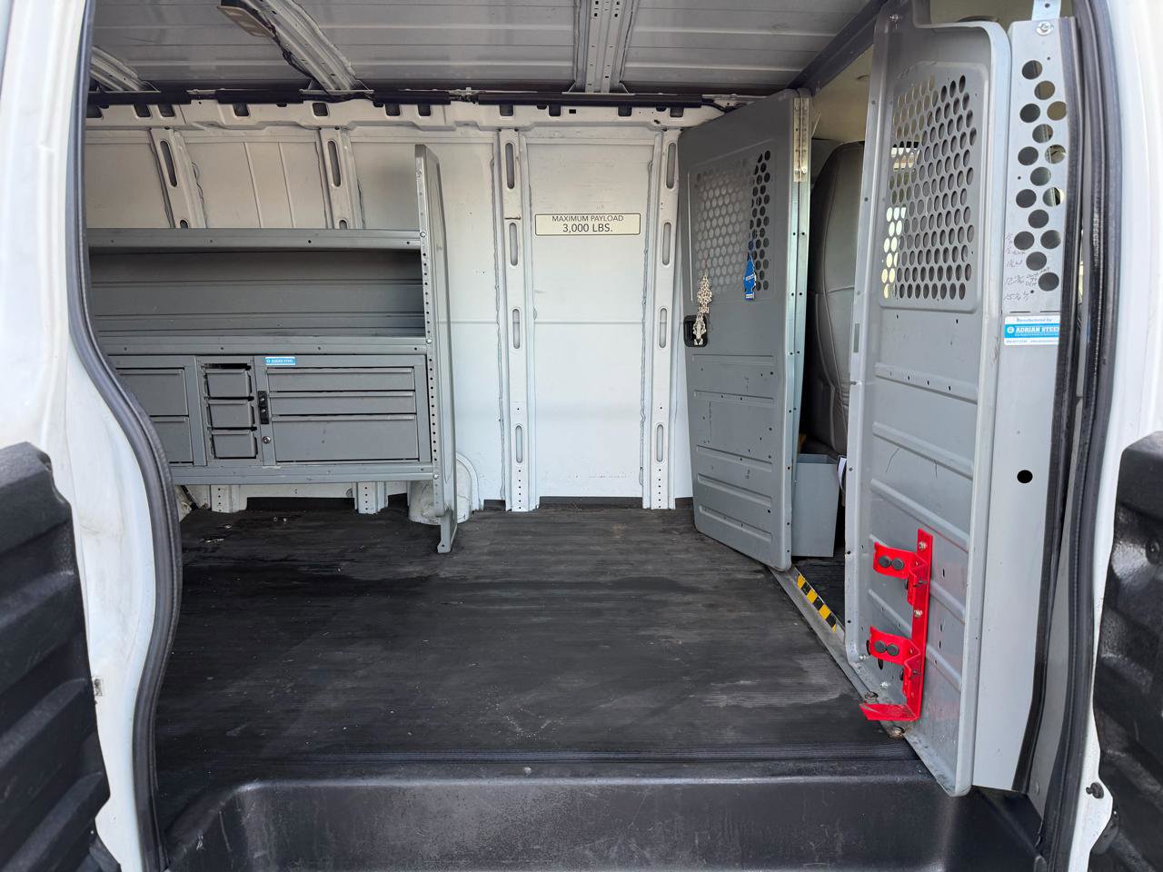 Used 2017 GMC Savana 2500 Extended image 19