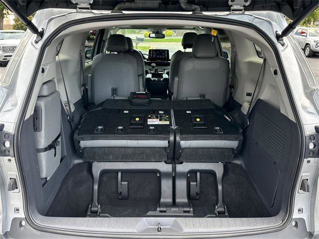 Certified 2024 Toyota Sienna XLE image 24
